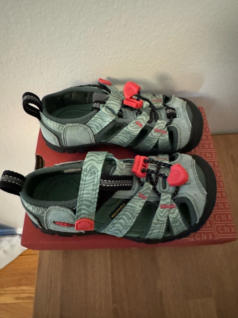 Keen Kids Teal and Coral Active Sandals size 9 excellent condition
